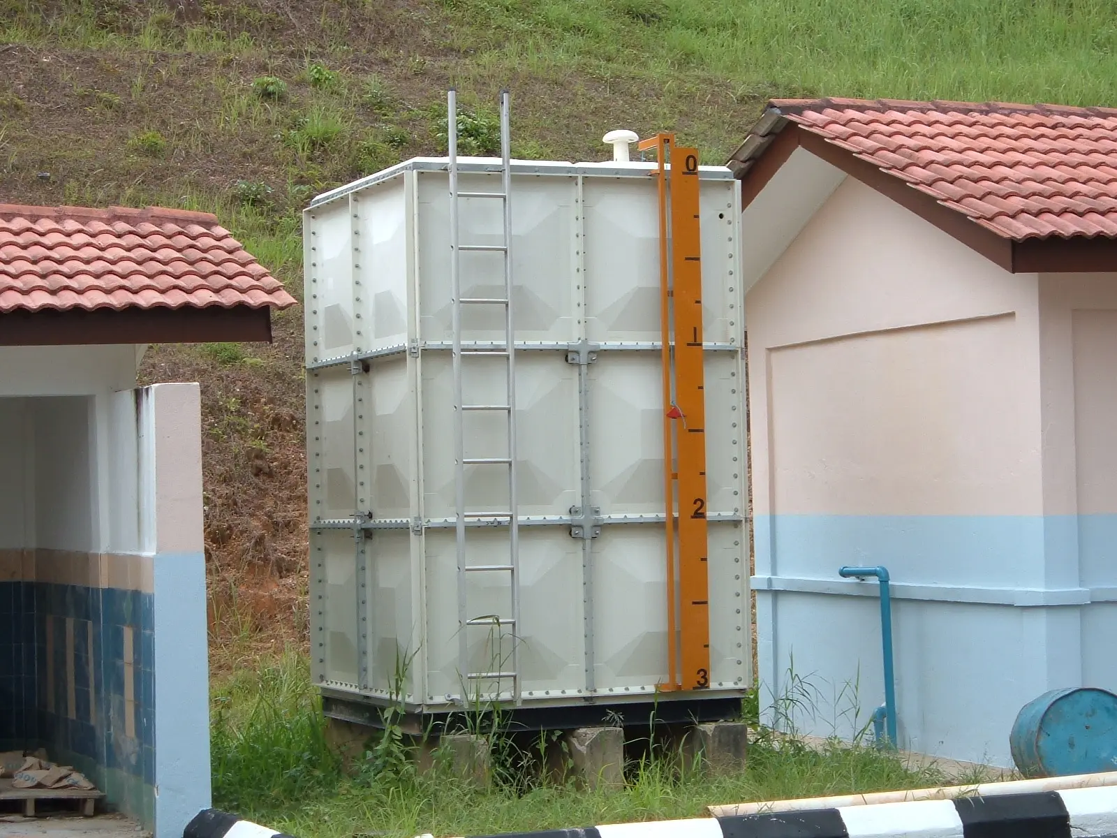 Understanding What Is a GRP Water Tank and Its Role in UAE Industrial Water Management
